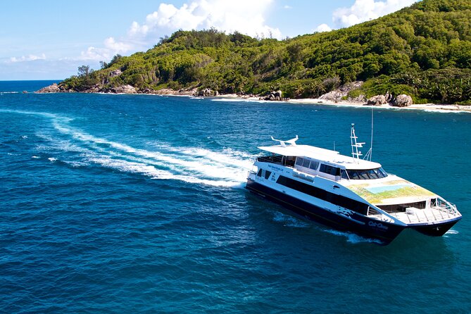 Cat Cocos: La Digue to Mahe Island Fast Ferry - The Praslin to Mahé crossing