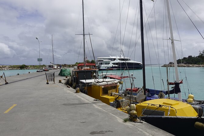 Cat Cocos: Mahe to La Digue Island Fast Ferry - The Mahé to Praslin leg