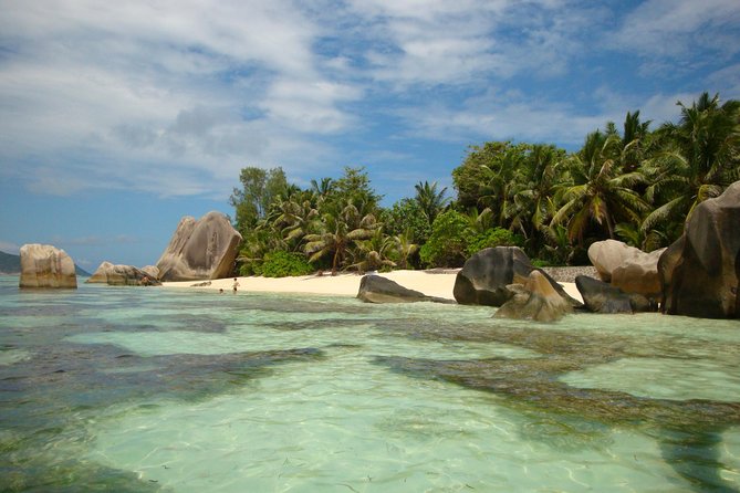 Cat Cocos: Mahe to La Digue Island Fast Ferry - Starting at Inter Island Quay in Victoria