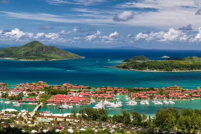 Half Day Discovery Tour of Victoria - Seychelles Capital on Mahe Island - Browsing Made-in-Seychelles Crafts at Camion Hall