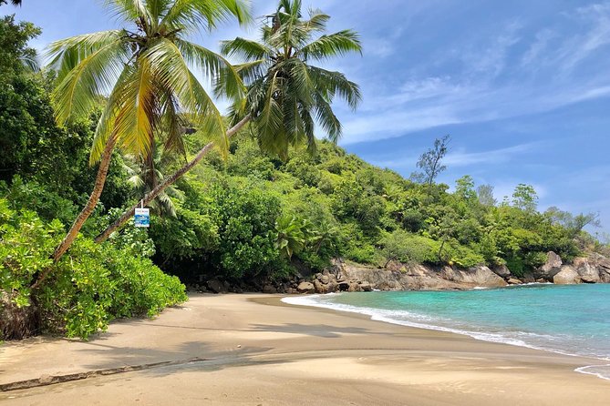 Mahe Island tour - What the guide adds to the scenery