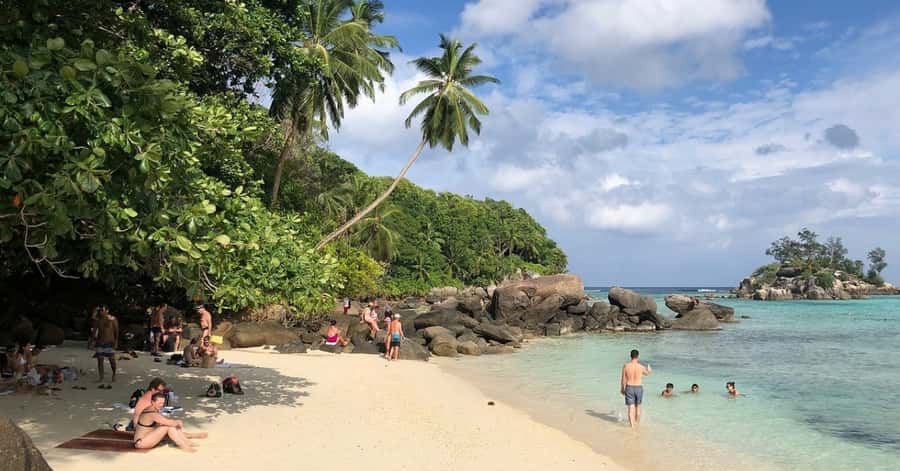 Mahé: Private Customizable Full-Day Tour with Hotel Pickup - Takamaka Rum Distillery and the island’s local flavor