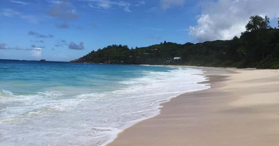 Mahé: Private Customizable Island Tour with Hotel Transfer - Gardens, rum, and spice stops