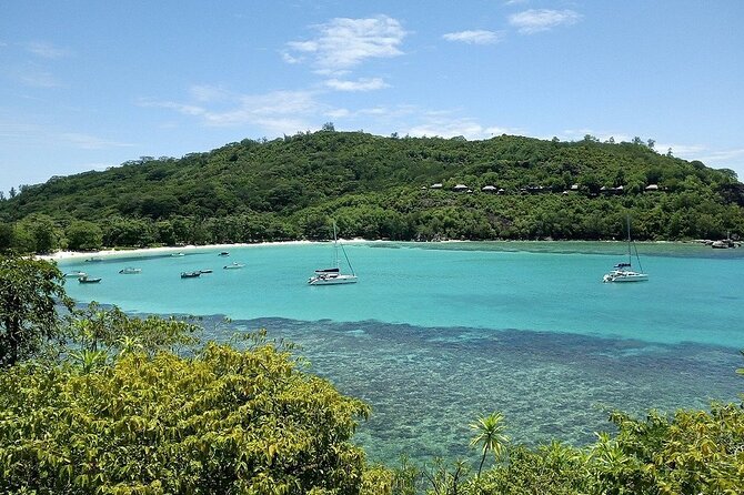 One Way Seychelles Private Airport Transfer - The drivers make the difference