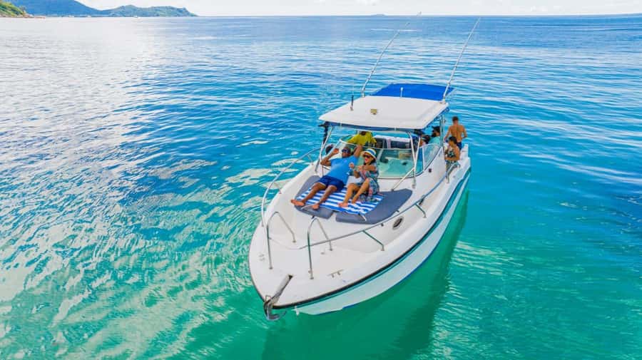 Praslin: Curieuse & St Pierre Island Day Trip with Barbecue - The Creole BBQ is more than a practical lunch stop