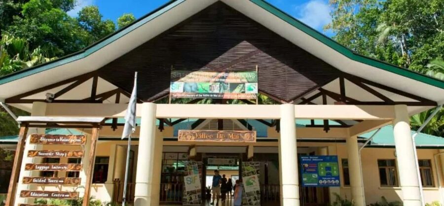 Praslin : Tour (Shared) - Anse Georgette: beautiful beach, uncertain lunch plan