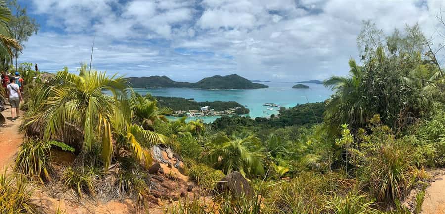 Praslin: Vallée de Mai and Anse Lazio Beach Full-day Tour - Why this Praslin combination works