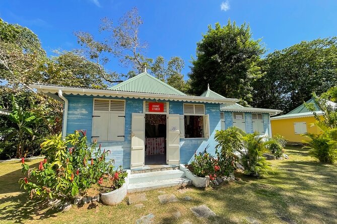 Private full day Mahe island tour 8-10 persons - Picking a Sensible Group Size for the Vehicle