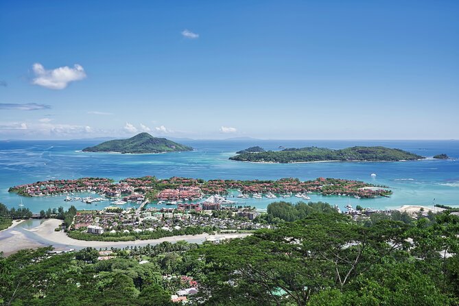 Private full day Mahe island tour 8-10 persons - Tea Factory and Mission Lodge in the Hills