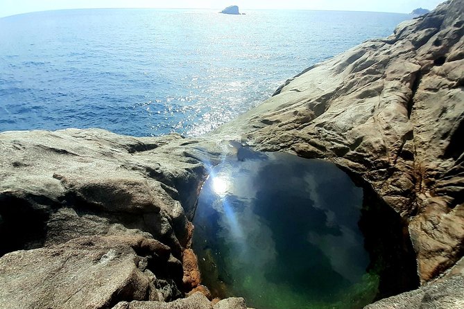 Rock Pool, dreamlike & unique experience | Mahé | Private hike | - The one-hour route to the coast