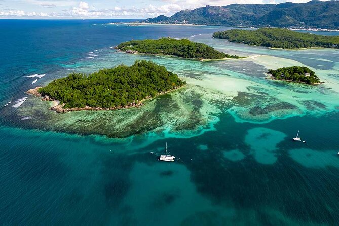 Sainte Anne Marine Park and Moyenne Island - Sainte Anne Island, Cerf Island, and the park’s island stories