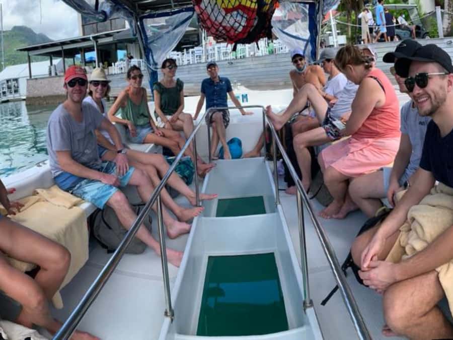 St. Anne Marine Park, Moyenne & Cerf Island Tour with Lunch - From your hotel to Eden Island Marina