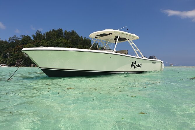St Anne Marine Park & Moyenne Island, Creole Lunch (Private Boat) - A Creole buffet at Jolly Roger