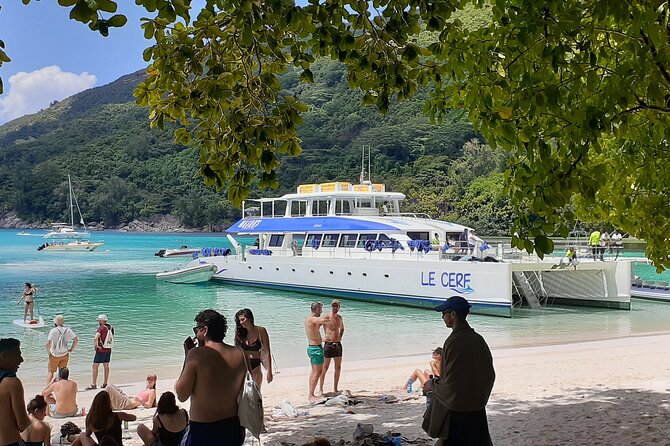 Taxi service & Mahe Island tours - The driver-guide makes the difference