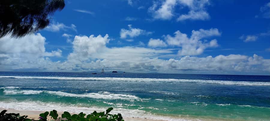 Tour Mahe Seychelles your way. Victoria national park beache - Victoria: a compact capital with several easy stops