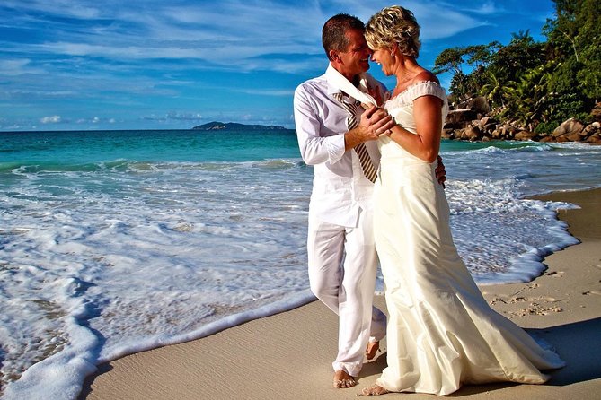 Wedding Photo / Honeymoon Praslin Seychelles - Why Anse Lazio works so well for wedding photos